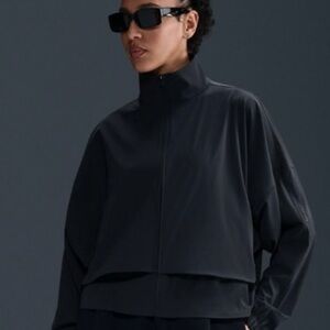 Nike Women's 24.7 Perfect Stretch
Dri-FIT Woven Jacket Black NEW